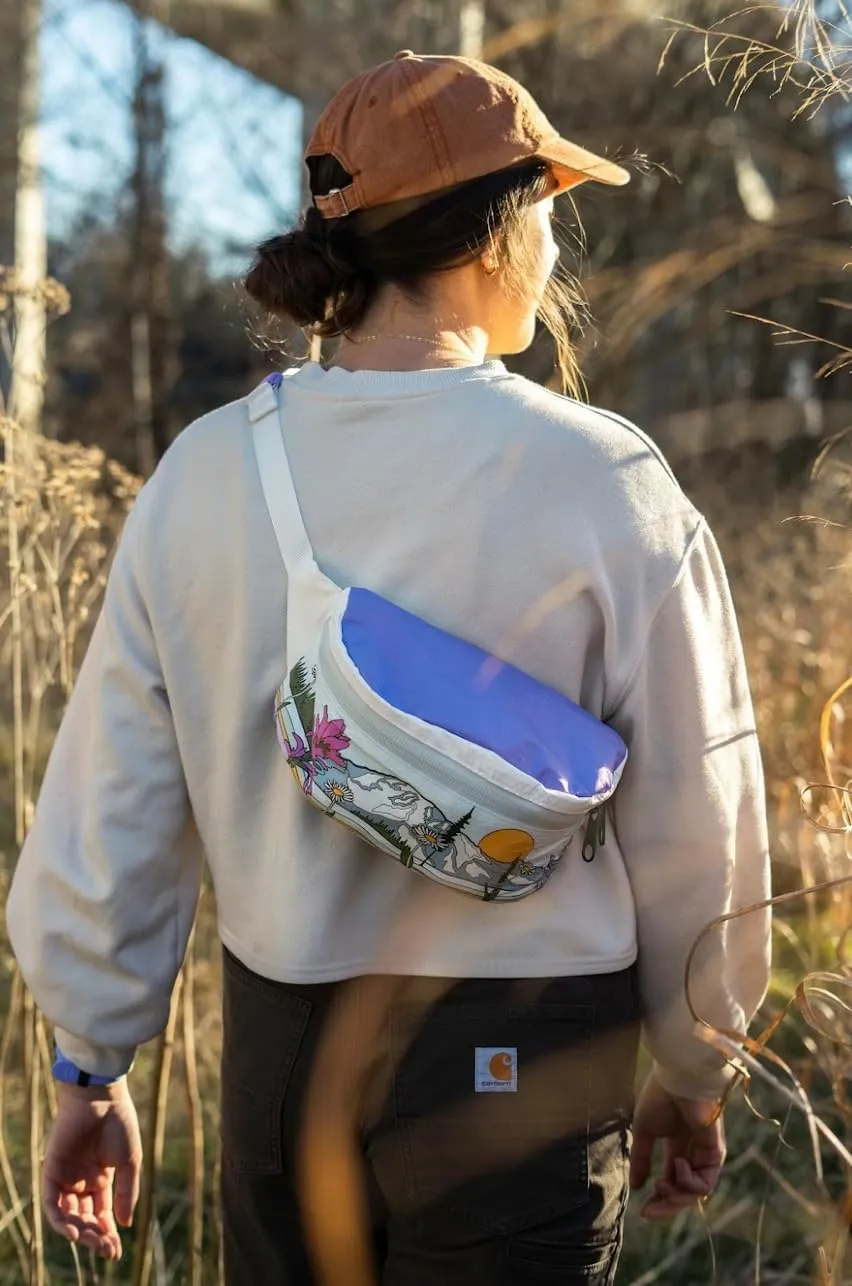 Fanny Pack for Women and Men, Perfect Crossbody Running Pouch for Workouts, Hiking, Sports, Festivals, Outdoors, Traveling, Belt Bag Holds Phone and Accessories (Mount Rainier)