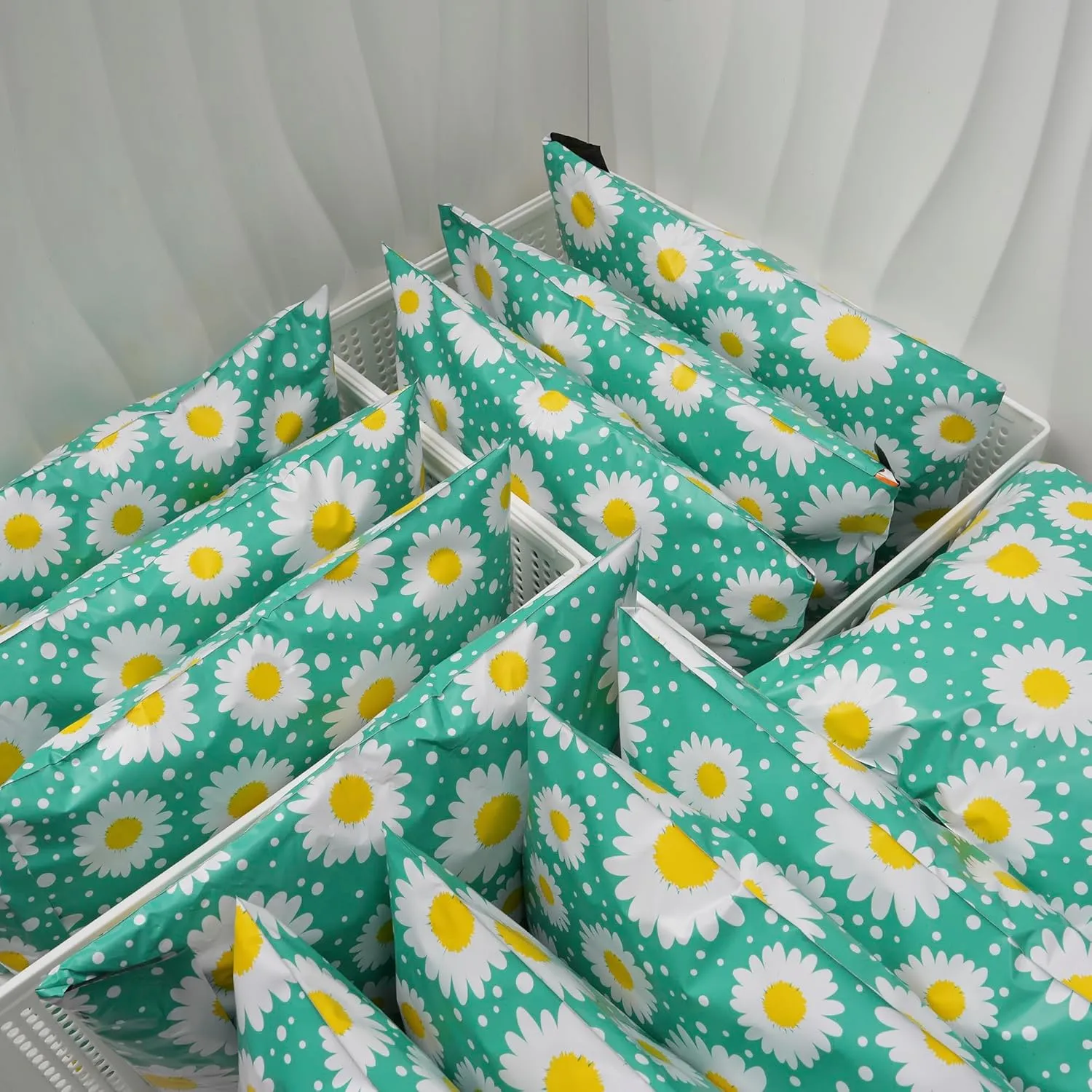 JinRuiKJ Poly Mailer 14.5x19 50 Pack - Shipping Bags for Clothing, Strong Thick and Self Adhesive Mailing Bags - Cute Packaging Bags for Small Business - Daisy