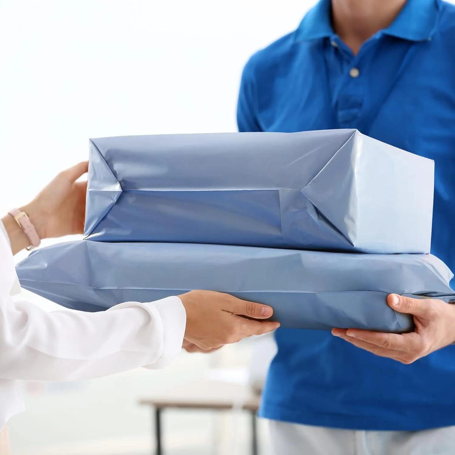 Metronic Poly Mailers 10x13 100 Pcs | Medium Size Shipping Bags for Clothing | Large Poly Mailer Bags, Shipping Envelopes, Mailing Bags for Small Business,Waterproof and Tear-Proof Poly Bags Blue