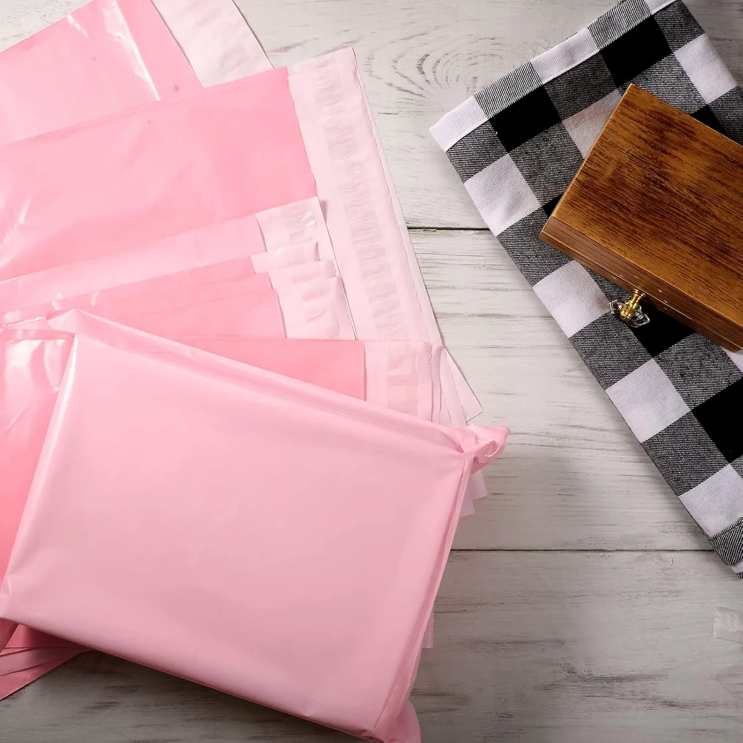 Outus 120 Pcs Poly Mailer Envelope 4 Sizes Shipping Bags Self Adhesive Clasp Envelope Self Adhesive Tear Proof Mailing Covers(8 x 12 In, 10 x 14 In, 13 x 18 In, 15 x 20 in,Pink)
