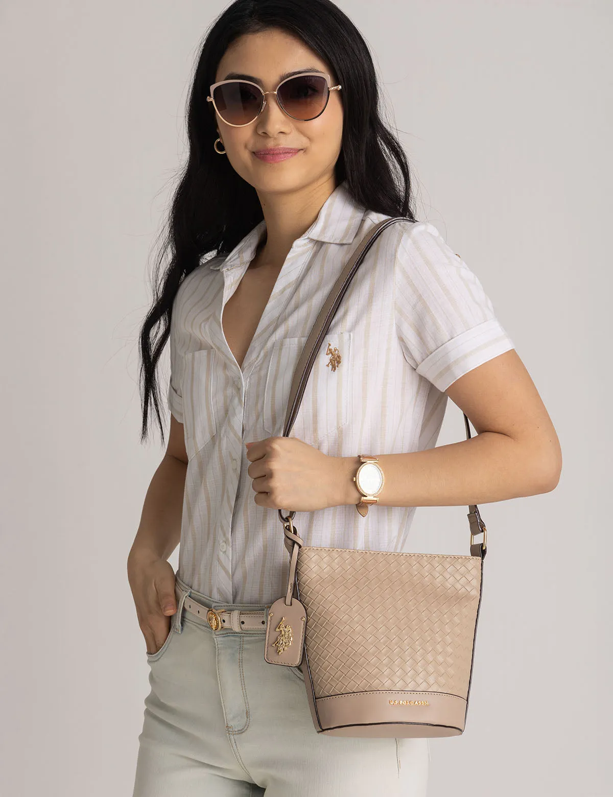 WOVEN CROSSBODY BUCKET BAG